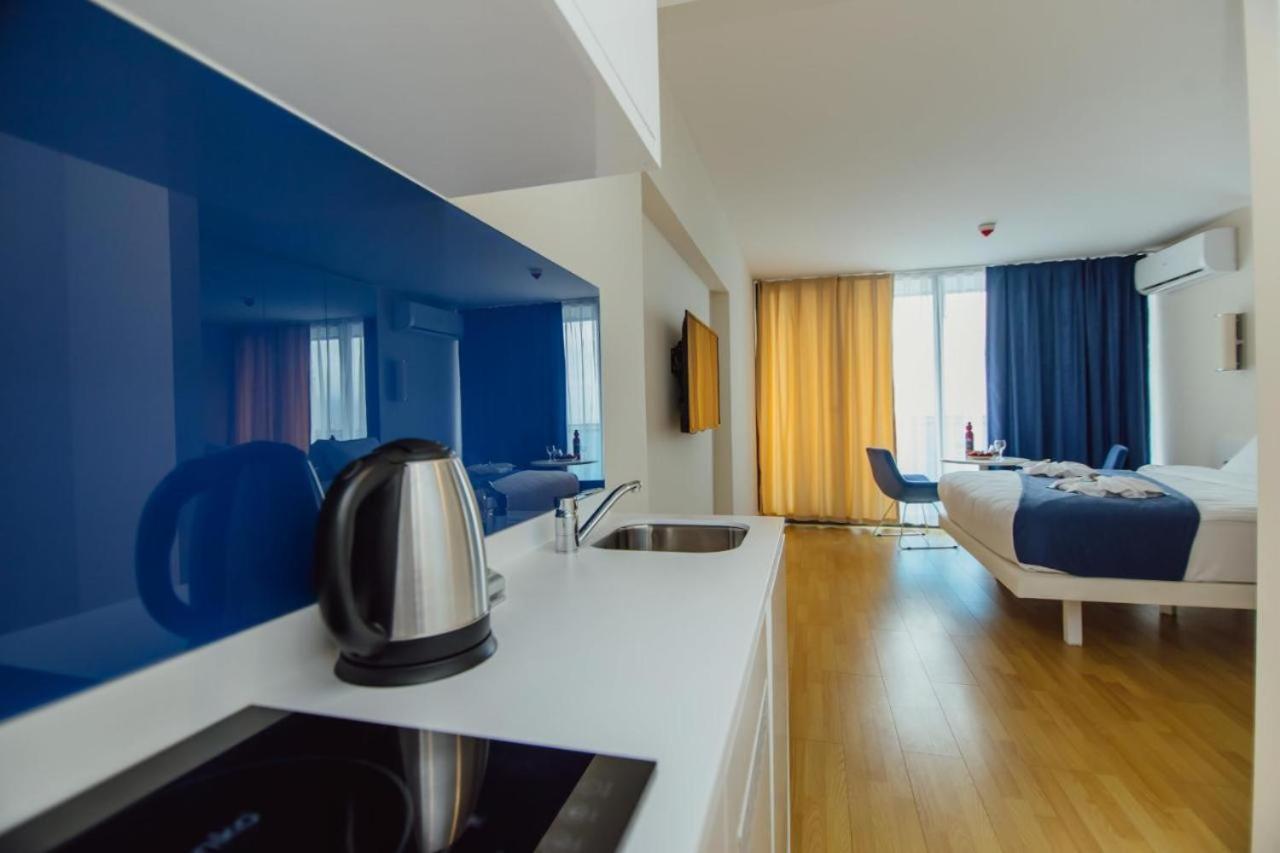 Lux Apartaments Batumi Luaran gambar