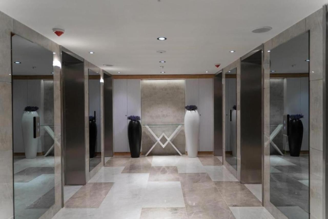 Lux Apartaments Batumi Luaran gambar