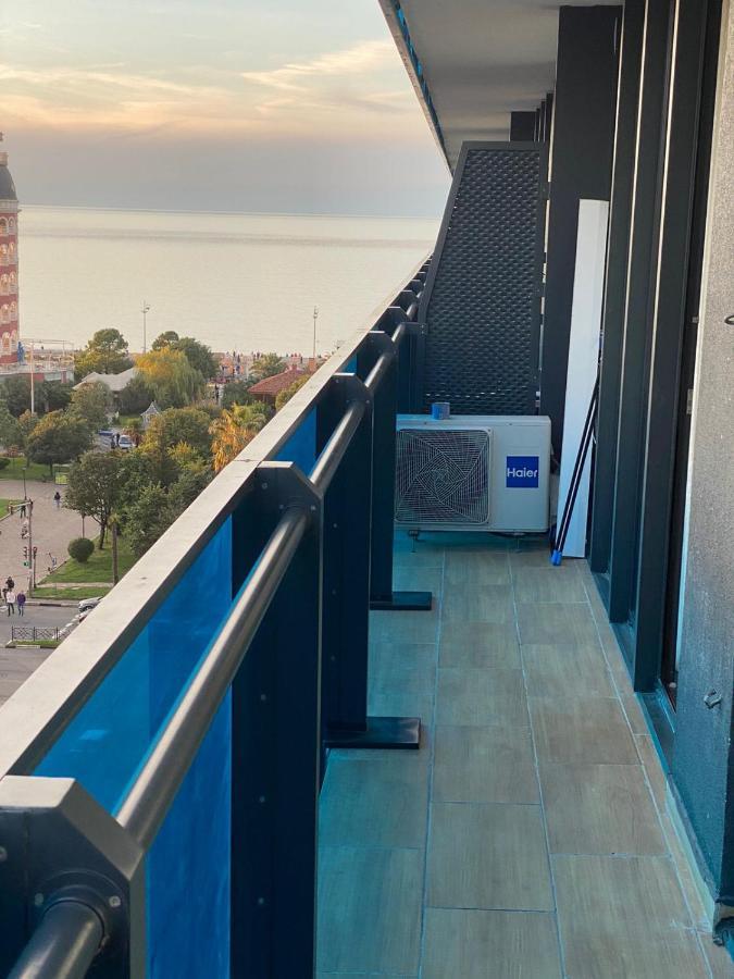 Lux Apartaments Batumi Bilik gambar