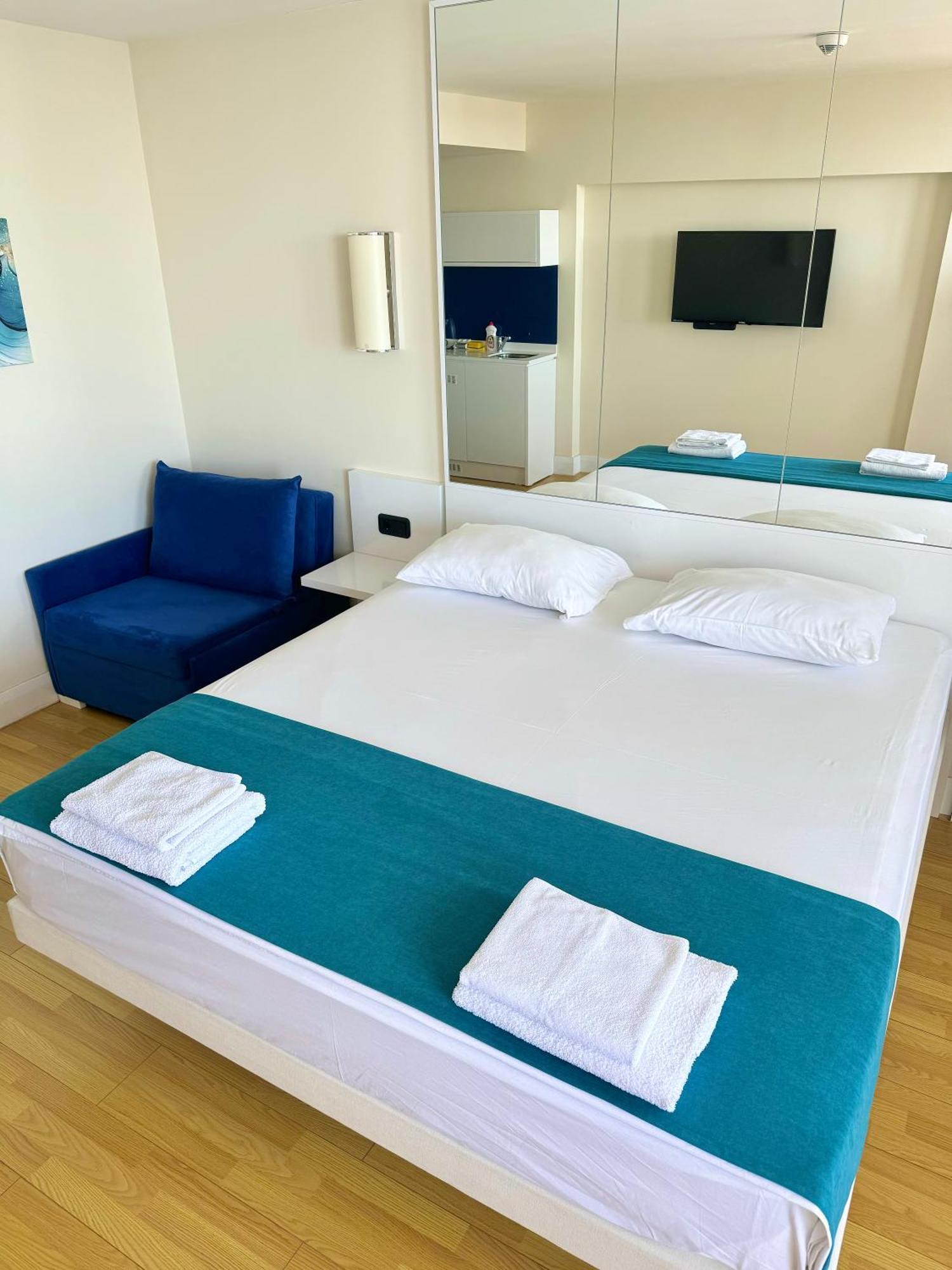 Lux Apartaments Batumi Luaran gambar