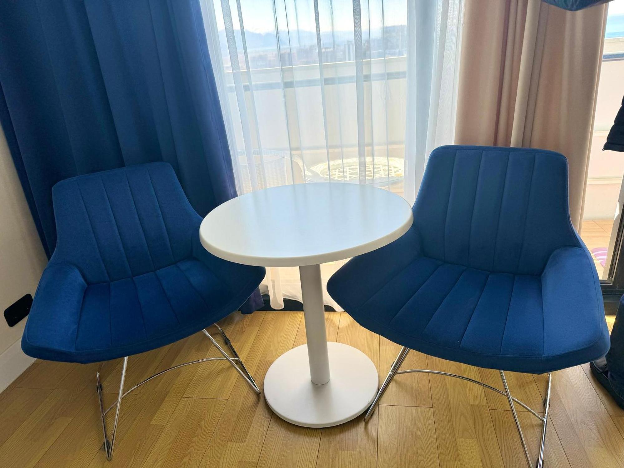 Lux Apartaments Batumi Luaran gambar