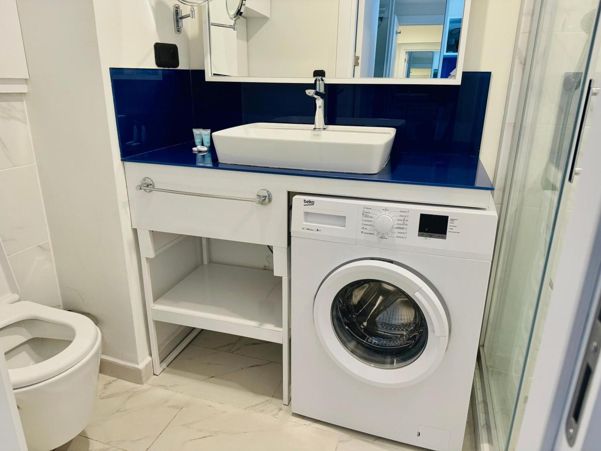 Lux Apartaments Batumi Luaran gambar