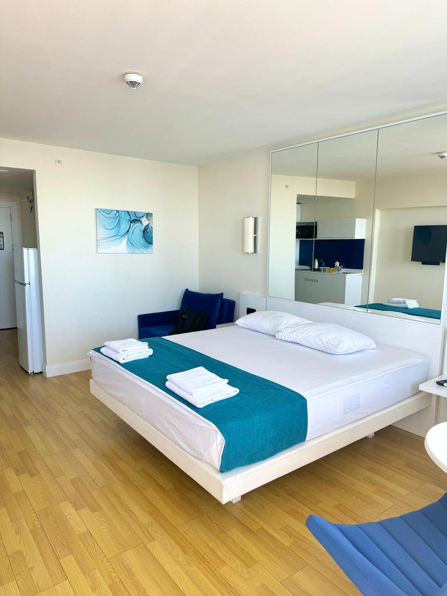 Lux Apartaments Batumi Luaran gambar